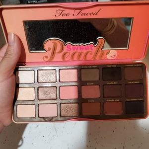Too faced peach pallet